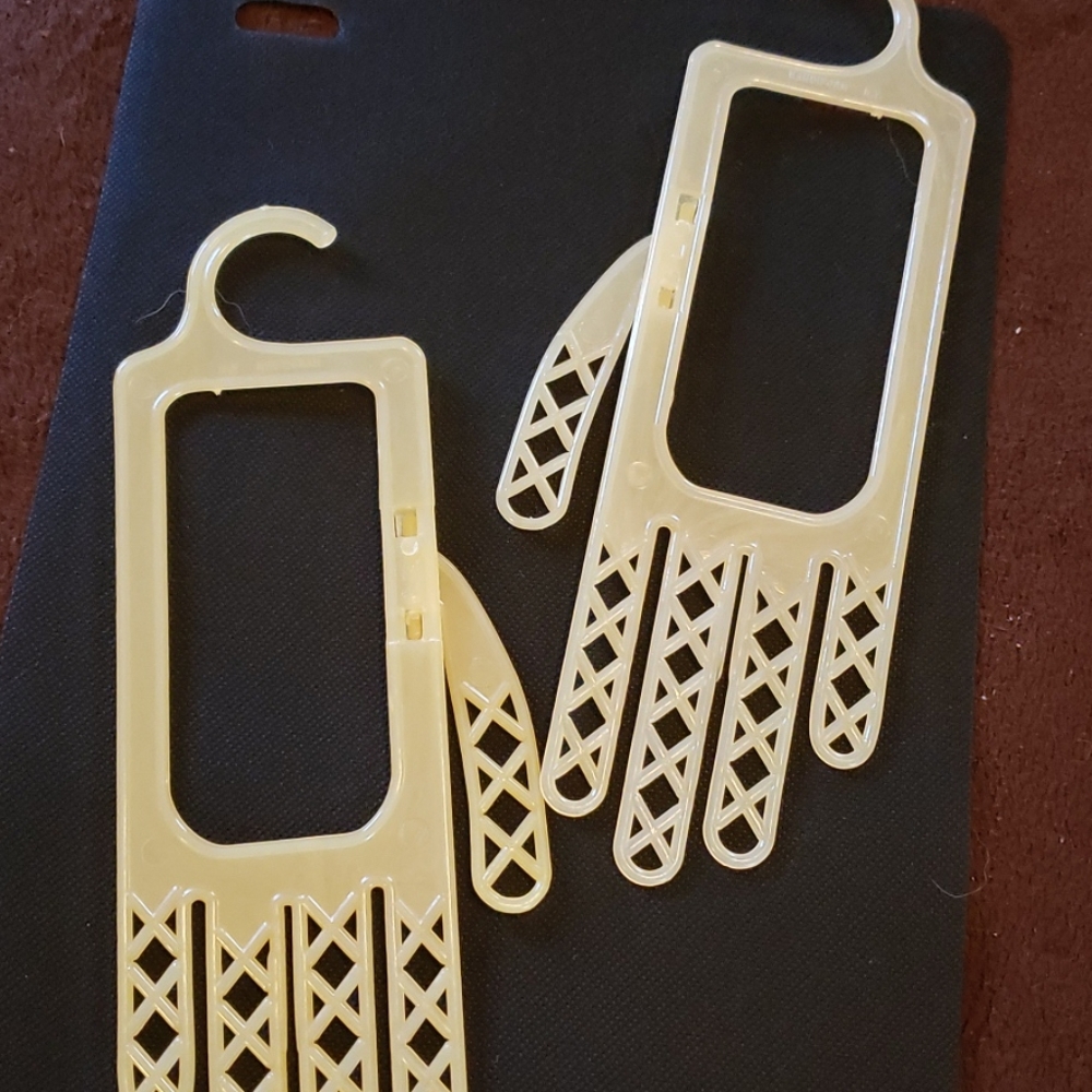 Glove holder/hanger